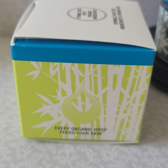 Juice Beauty Bamboo Pore Refining Mask - Picture 4 of 7